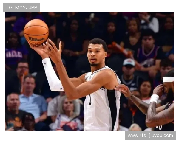 马刺灰熊鏖战至末节，文班亚马复出砍30分难救主