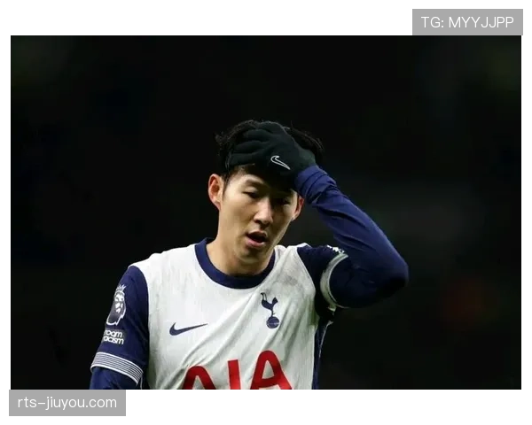 特写:孙兴慜单刀被扑后,跪地久久不起 特写:孙兴慜单刀被扑后,跪地久久不起